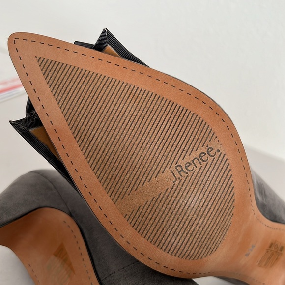 J. Renee Idrease Pump Gray Suede size 8 - Picture 8 of 13